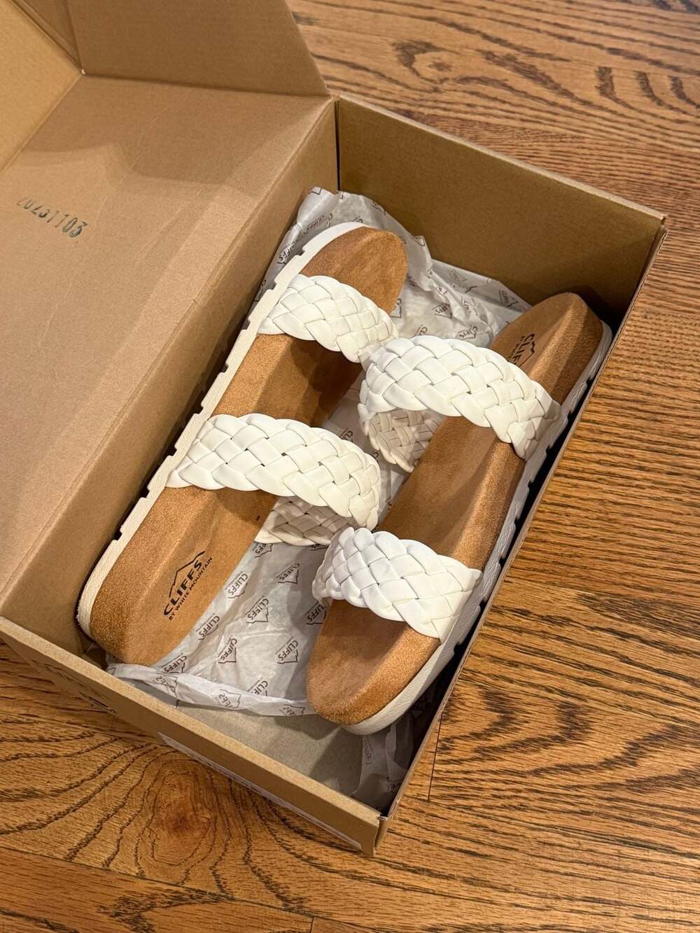Cliffs by White Mountain Women's Truly Slide Sandal White Smooth Size 7